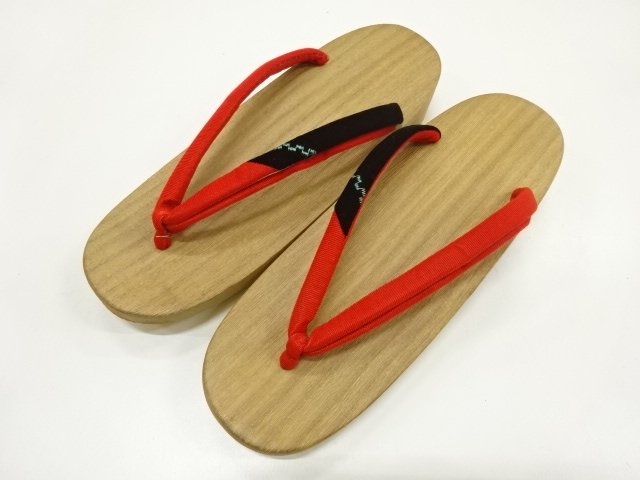SALE!! JAPANESE KIMONO / PAULOWNIA GETA (22.5 CM)