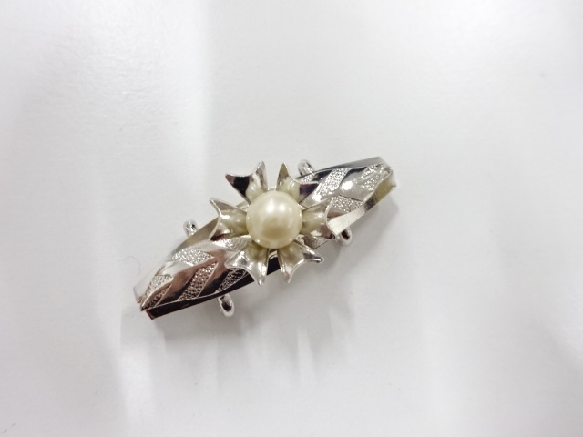 SALE!! JAPANESE KIMONO / ANTIQUE PEARL OBIDOME (SASH CLIP)
