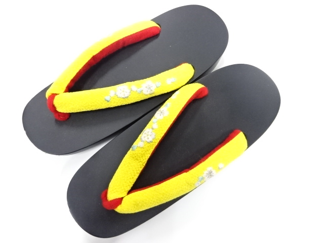 SALE!! JAPANESE PAULOWNIA GETA / EMBROIDERY