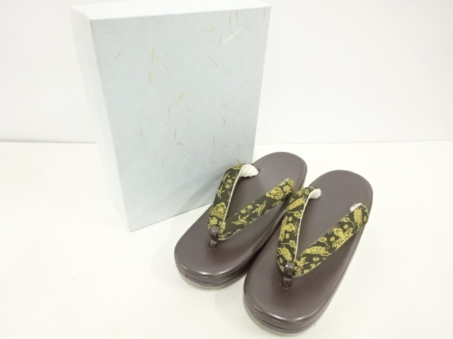 【2-4】キモノマルシェ【未使用　龍村裂　洒落用草履　シルバー台　龍村帯地鼻緒】 マラソン開催レビュー8300超 4.73５段草履 フォーマル草履 シルバー⁄ゴールド⁄白⁄S・M・Ｌ⁄かかとが高いので履きやすいです。訪問着  振袖留袖などに 草履・履物・女性・レディース・和服・痛くない | kimono5298