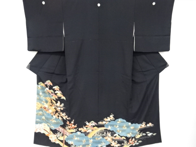 リサイクル　屋敷に松桜模様刺繍留袖(比翼付き)