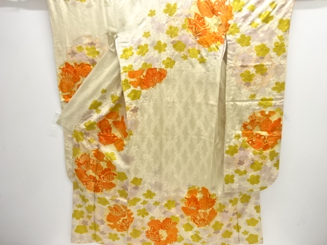 アンティーク　雪輪に花蝶模様刺繍振袖