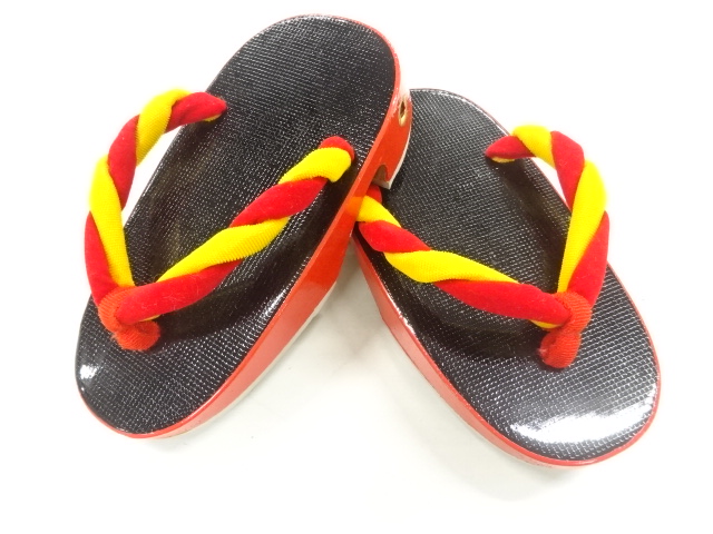 SALE!! JAPANESE KIMONO / GETA FOR KIDS (14.5cm)