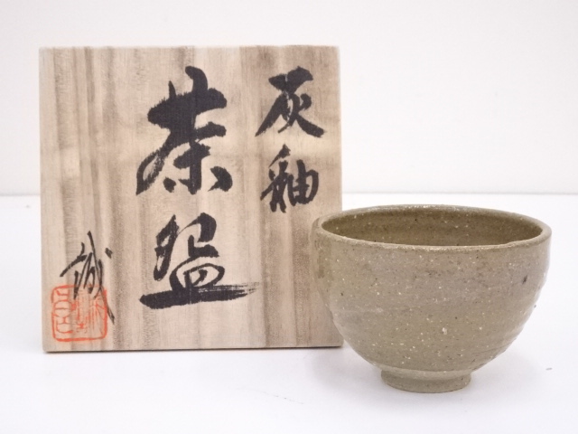 JAPANESE TEA CEREMONY / TEA BOWL CHAWAN / ASH GLAZE 
