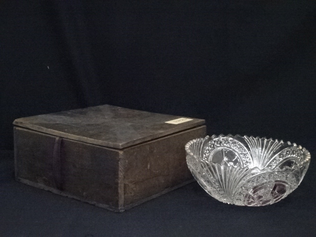 昭和レトロ　プレスガラス鉢（保護箱）